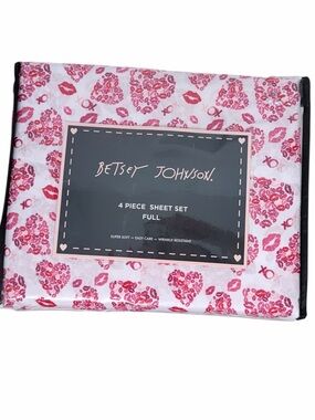 Betsey Johnson Full Sheet Set Lipstick Kiss Hearts Pink  Bedding 4 Piece
